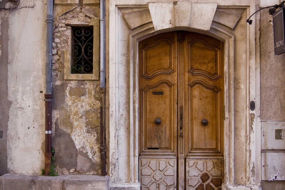 How to Attract and Retain Top Talent in 2025